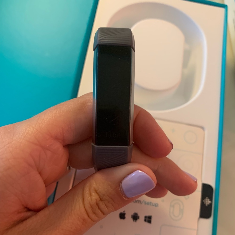 Fitbit Alta HR watch🕐🏃🏻‍♀️